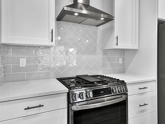 4th image of 32 N Sagehen Way