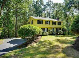 9 Bent Hill Dr, Framingham, MA 01701