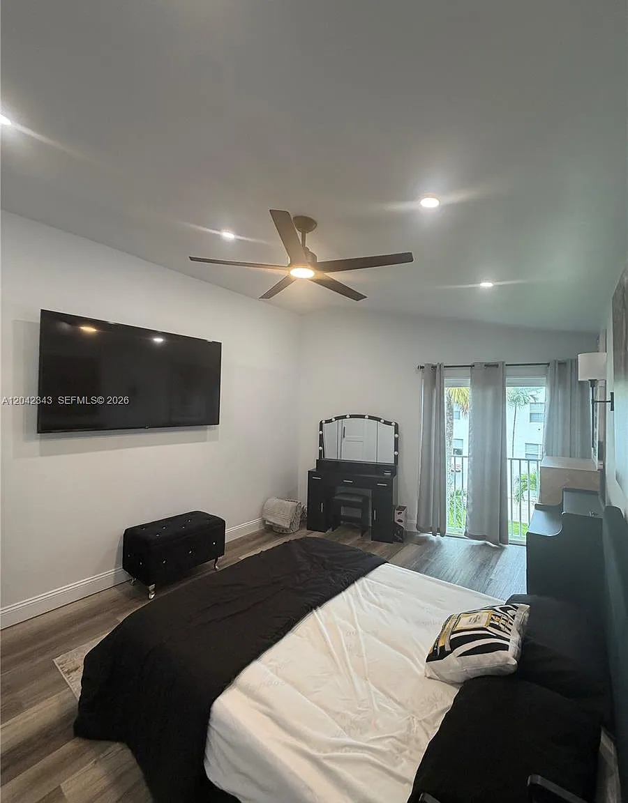 Village By The Sea Condo — Photo 4