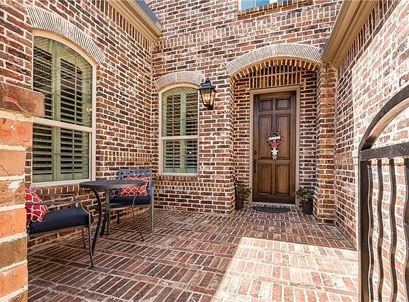 4th image of 1320 Pitaya Dr