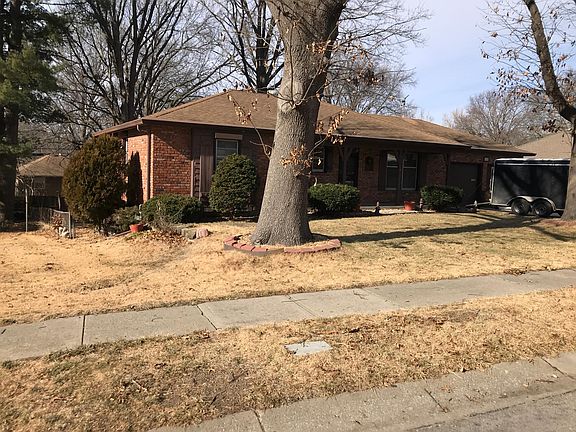 2nd image of 5222 Lucille Ln