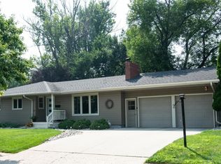 1809 5th St S, Fargo, ND 58103