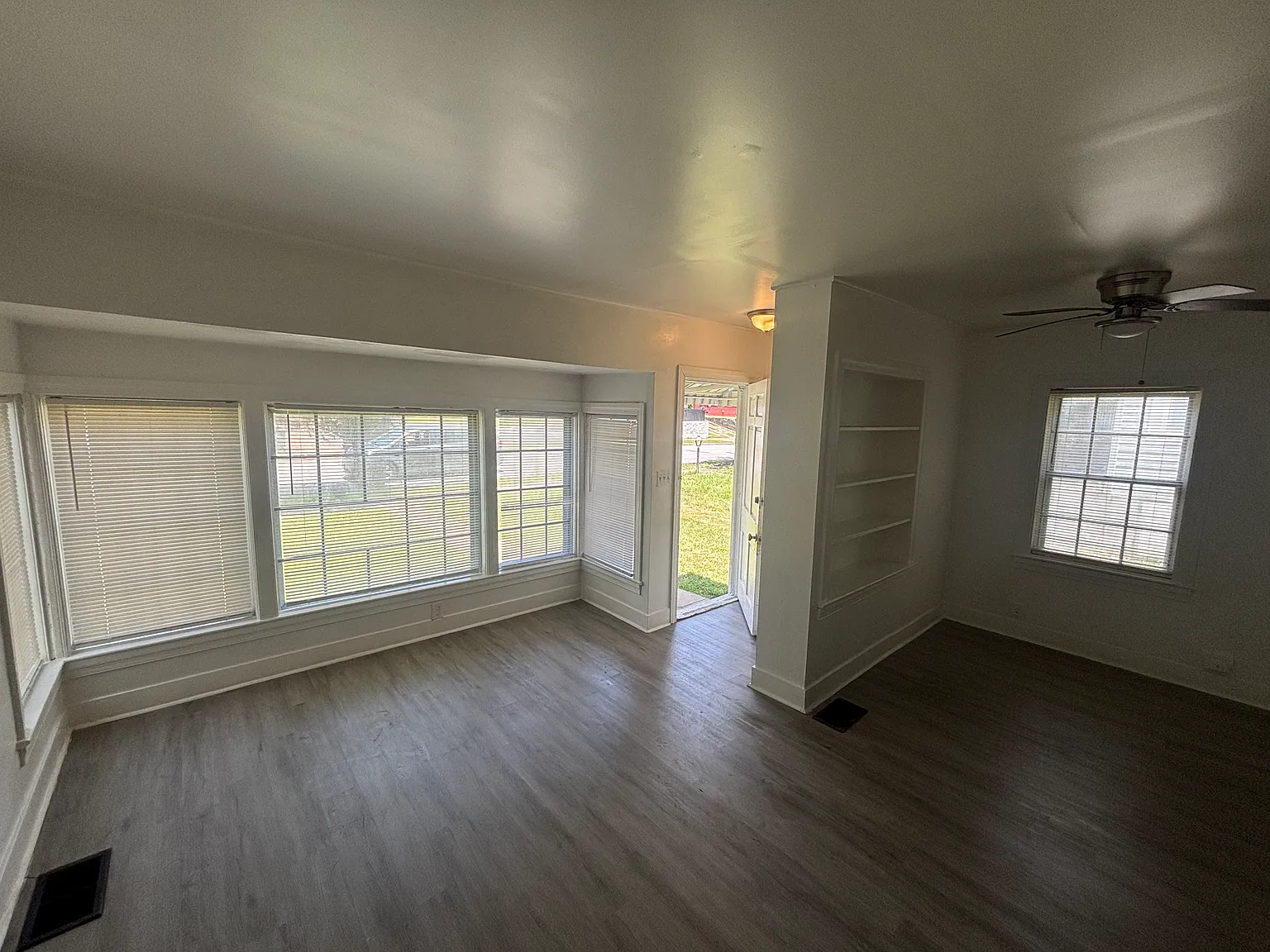 3 bed, 1205 sqft, $1,200 — Photo 3