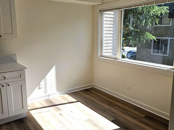 4th image of 331 102nd Ave SE APT 10