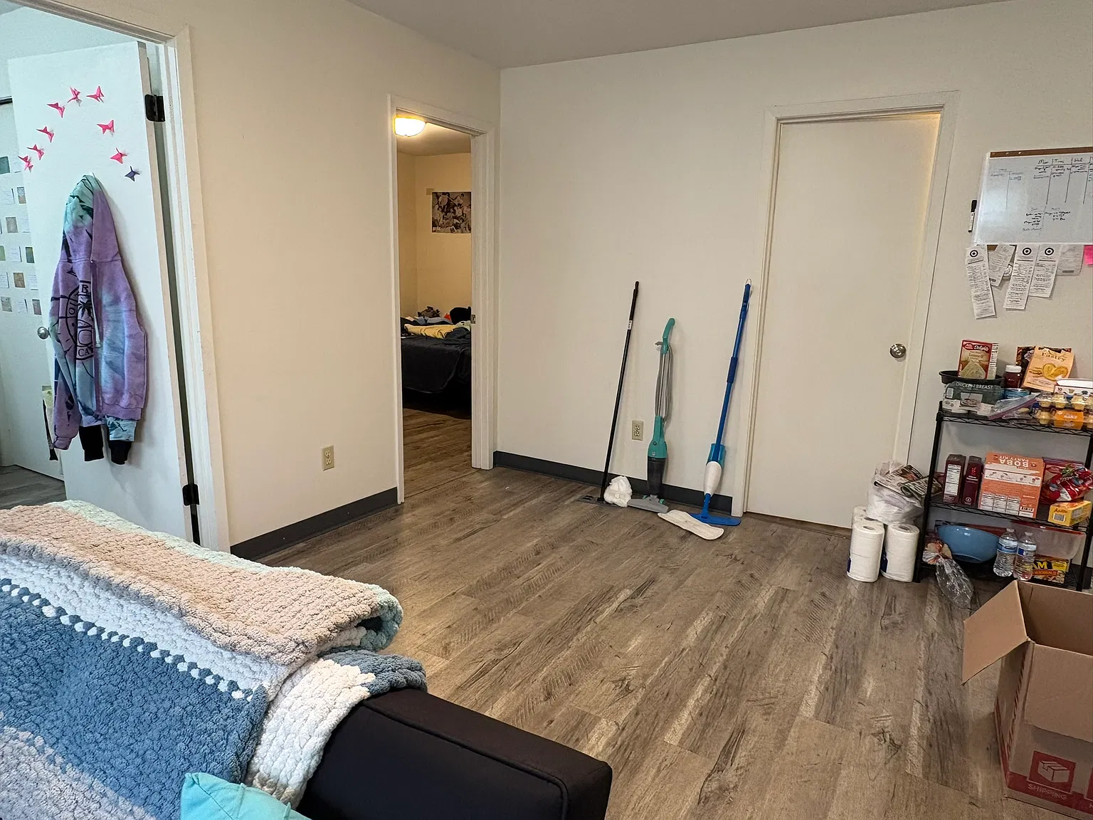2 bed, 654 sqft, $1,352 — Photo 4