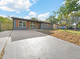 518 Freestone Dr, Euless, TX 76039