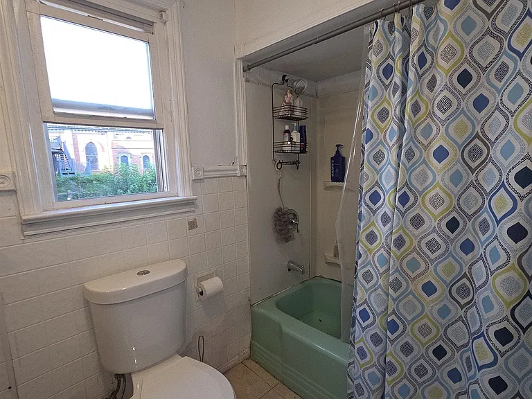 190 Tonnelle Ave — Photo 16