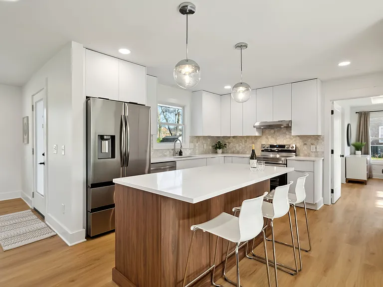 816 Victoria Dr — Photo 19