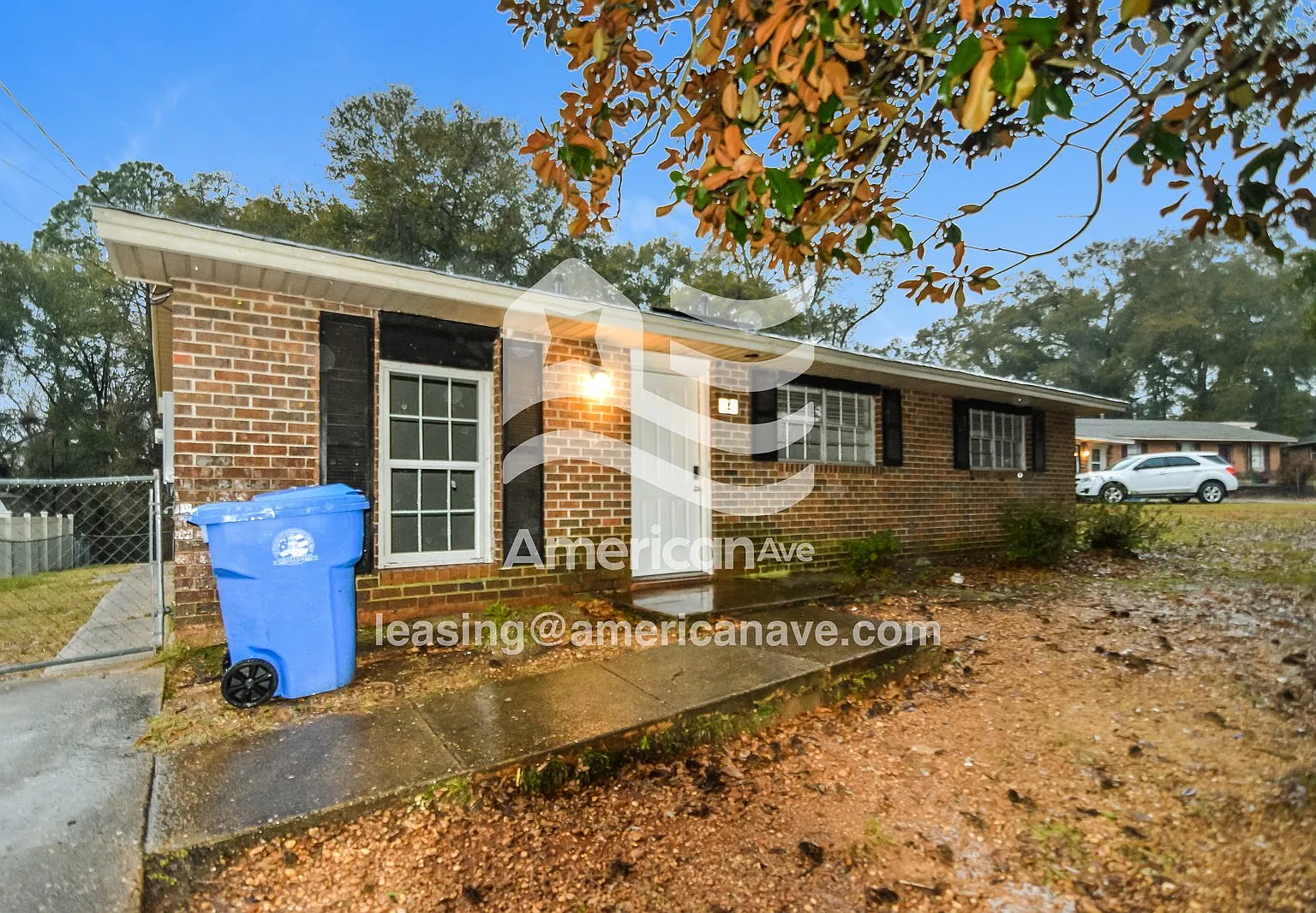 3 bed, 1.0 bath, 1025 sqft, $1,297 — Photo 3