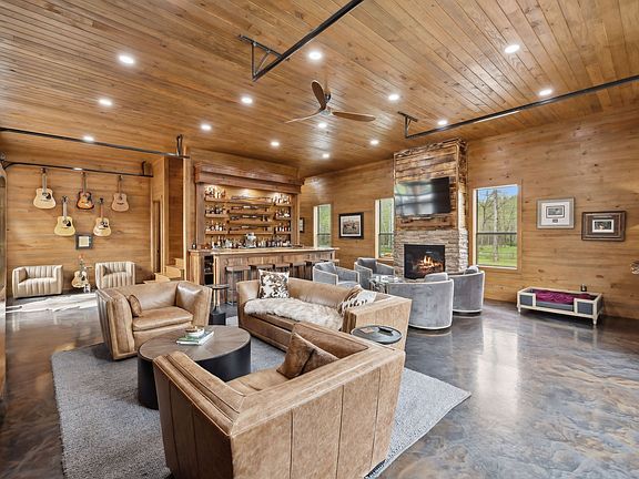 4th image of 3105 Coy Hill Rd