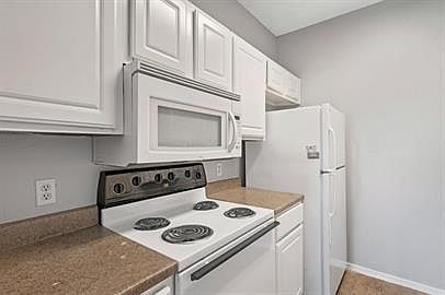 1st image of 12166 Metric Blvd #1-1-2013