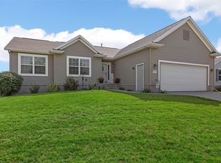 8634 Harrington Dr NE, Cedar Rapids, IA 52402