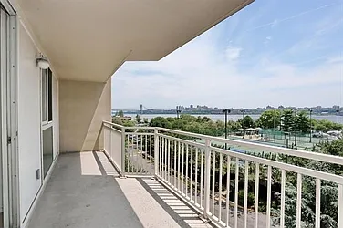 1055 River Road, #506