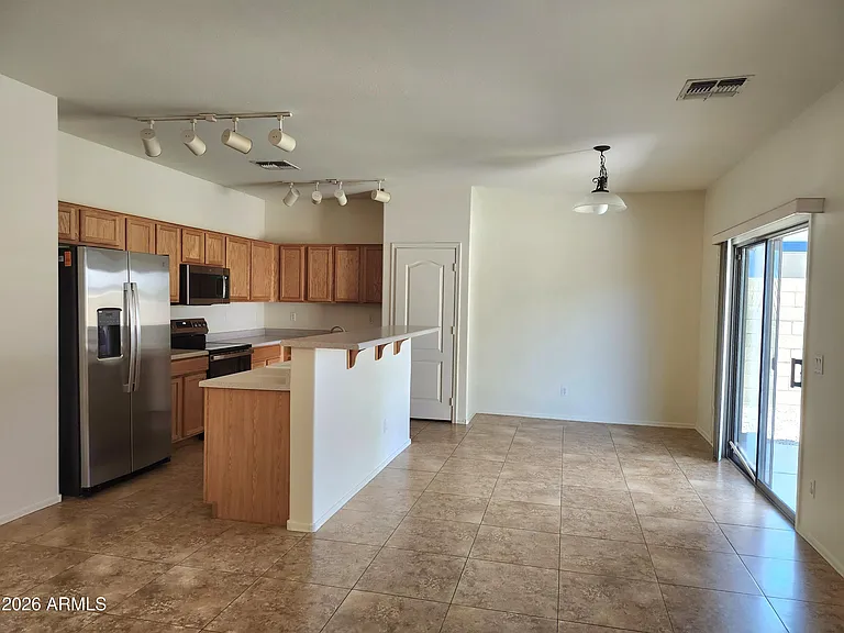 17938 W Port Royale Ln — Photo 5
