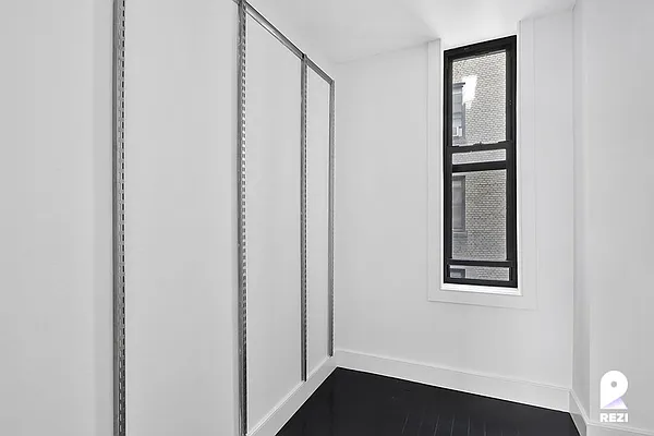 Rented by REZI | media 71