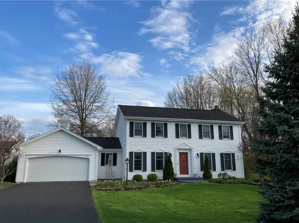 6149 County Road 41, Farmington, NY 14425