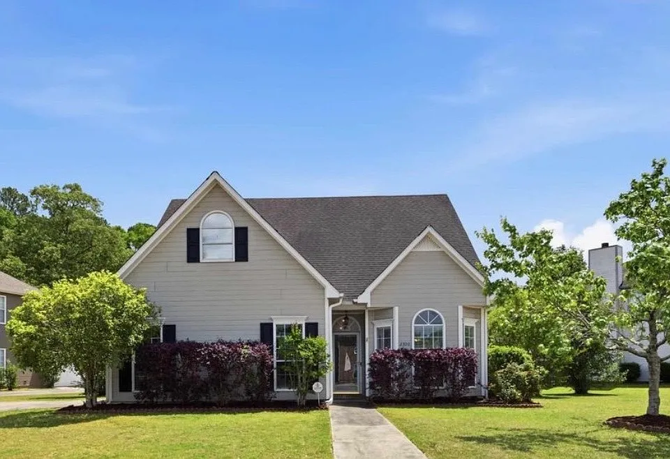 2300 Amberley Woods Trce