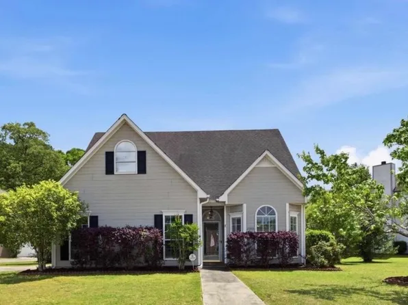 2300 Amberley Woods Trce, Helena, AL 35080