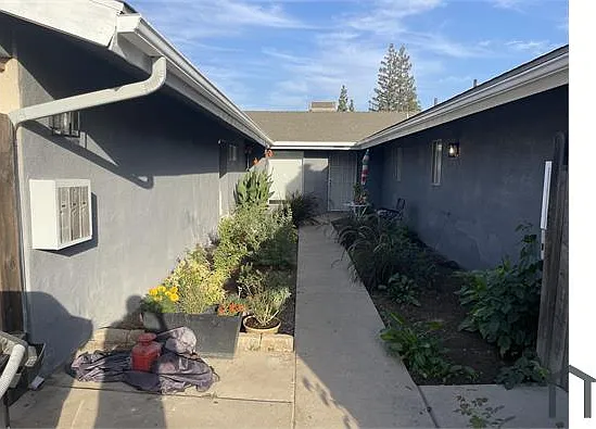 2 bed, 1225 sqft, $1,600 — Photo 2