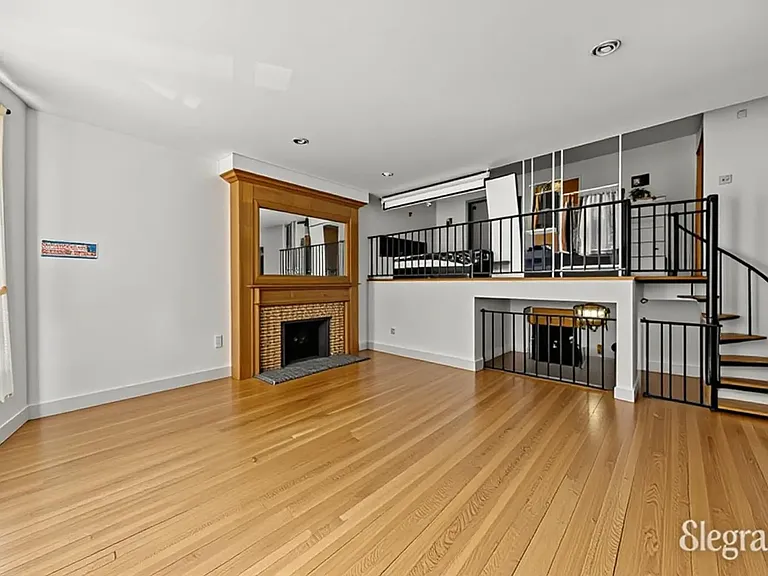 43 W 85th St #2A — Photo 2