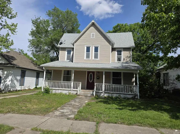 208 S C St, Herington, KS 67449