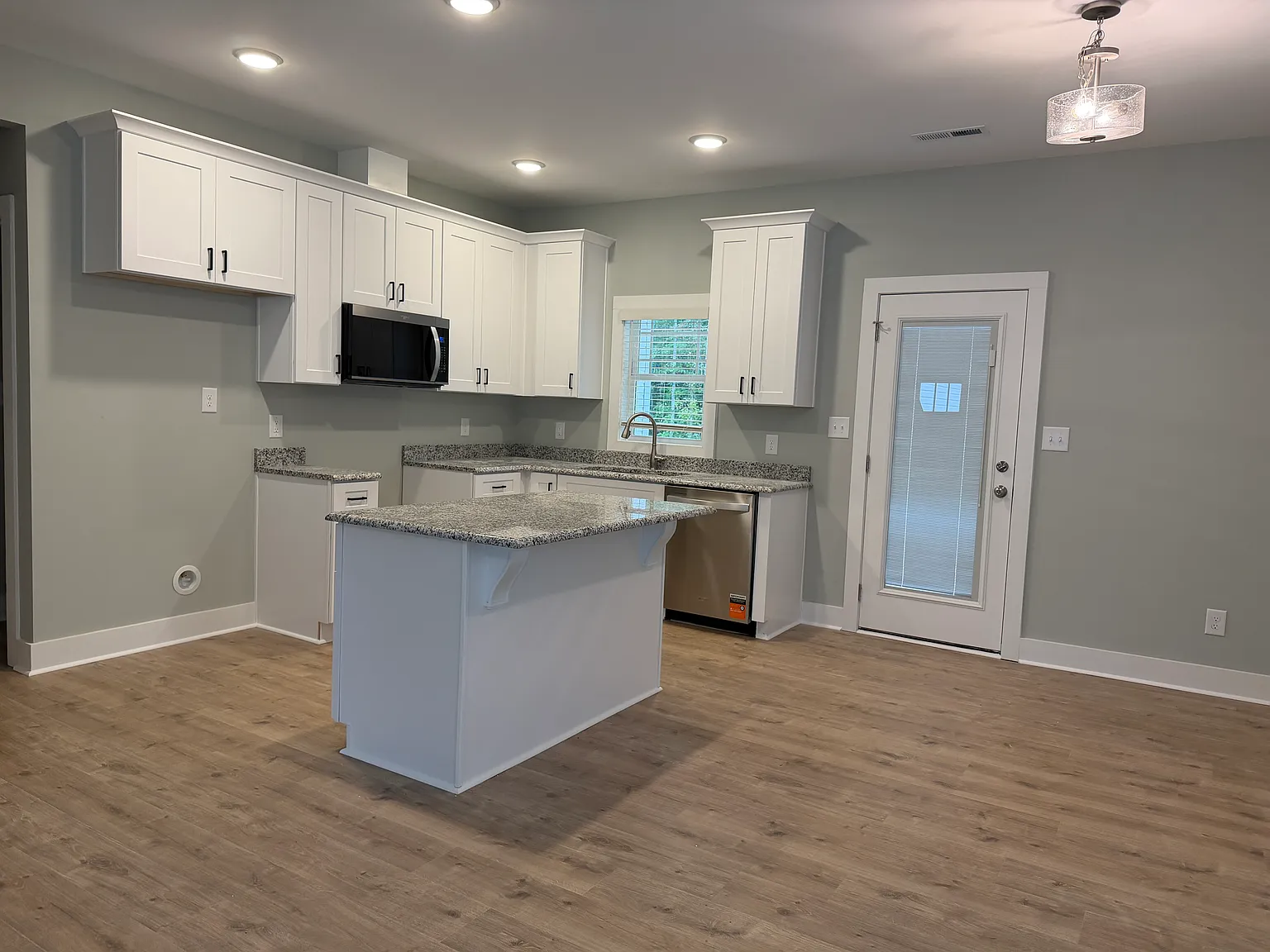 2 bed, 2.5 bath, 1582 sqft, $1,950 — Photo 4