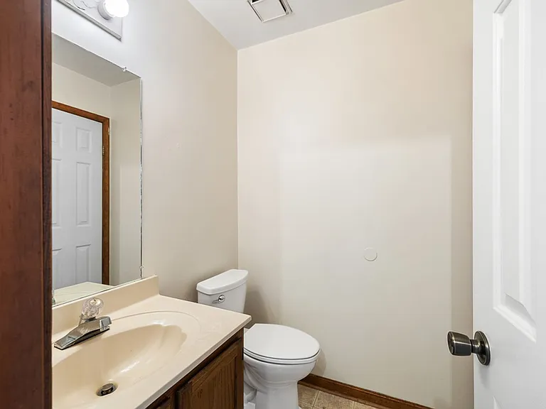 868 Avatar Dr — Photo 21