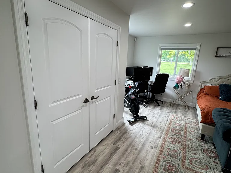 1571 N Huron Rd — Photo 52