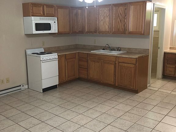 Creek Ridge 6 Kitchen_05242021