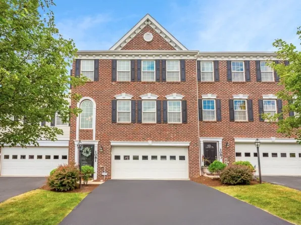 1081 Bayberry Dr, Canonsburg, PA 15317