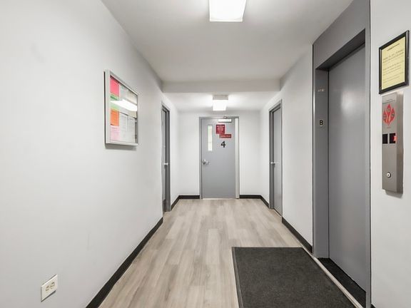 3rd image of 1401 E 55th St #815A