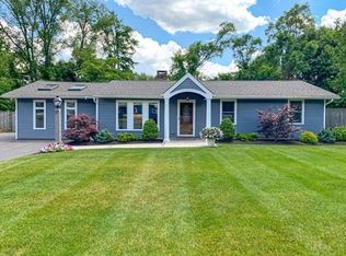 17 Curwen Rd, Peabody, MA 01960