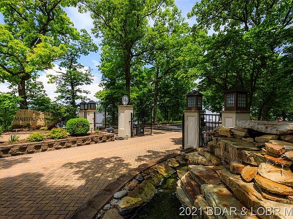 3rd image of 144 Majestic Pointe #3B