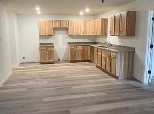 310 Hawthorne St, Hollister, MO 65672