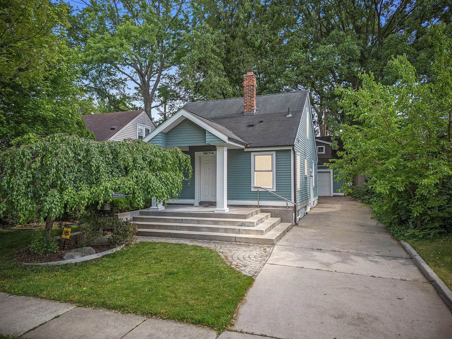 1574 Cole St photo 1