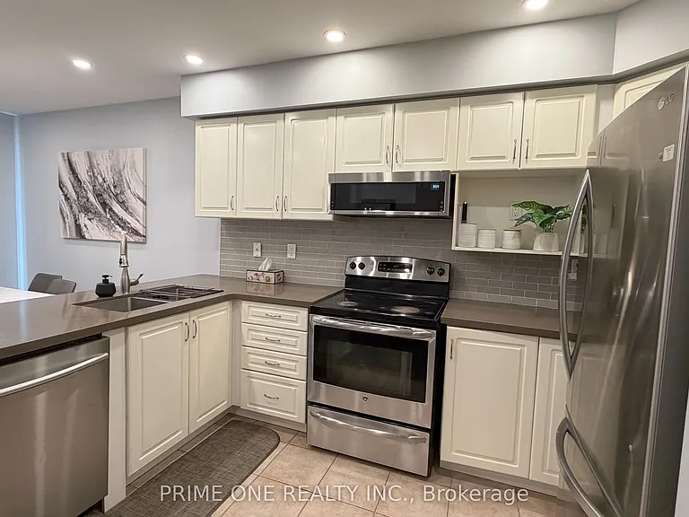 7124 Village Walk — Photo 14