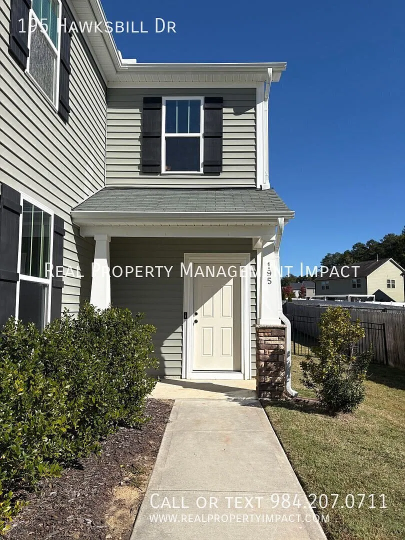 Spacious 3-Bed, 2.5-Bath Franklinton Home with Bonus Room & Screened-in Porch — Photo 4