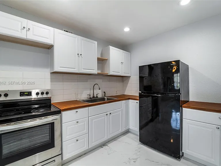 22300 SW 117th Ave #4 — Photo 4