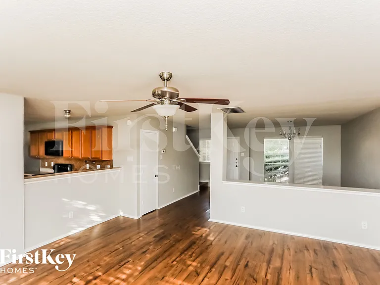 13925 Walnut Canyon Ct — Photo 3