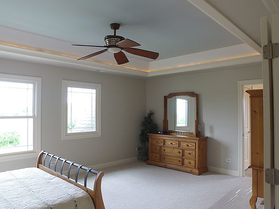 5th image of 375 Pines Blvd