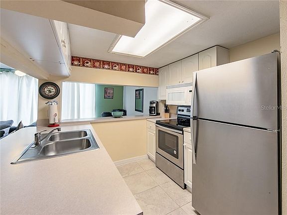 4th image of 912 Orchid Dr #6