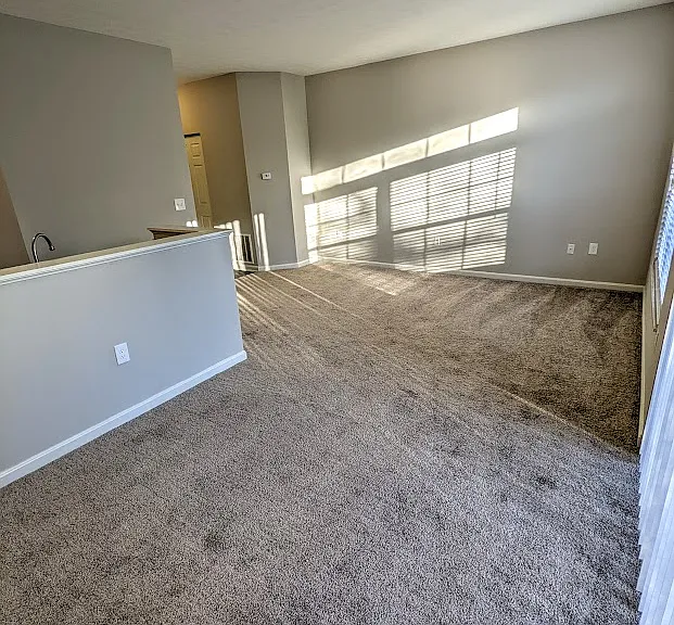 Spinnaker Cove Apartments — Photo 14