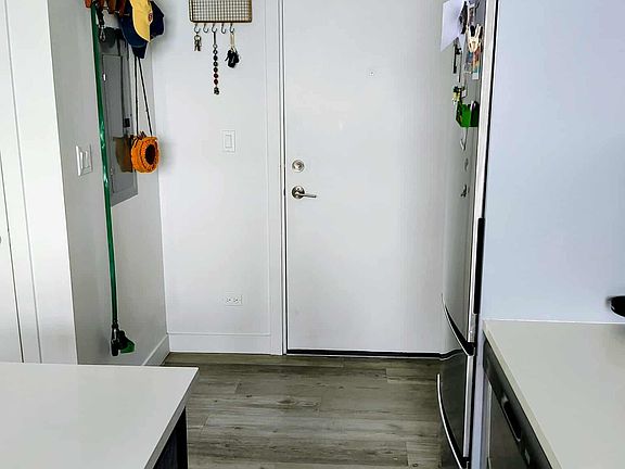 4th image of 5600 N Ashland Ave #805