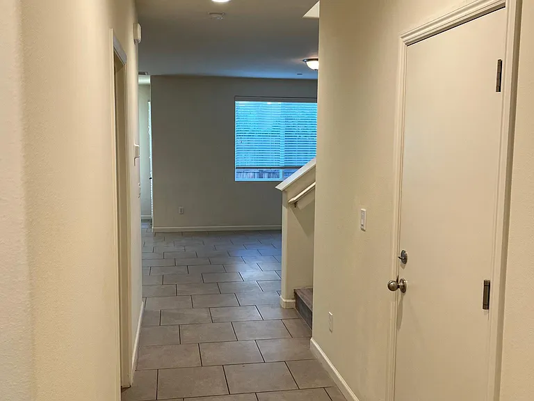 3865 Hampton Way — Photo 5