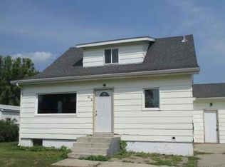 210 2nd St, Oakes, ND 58474