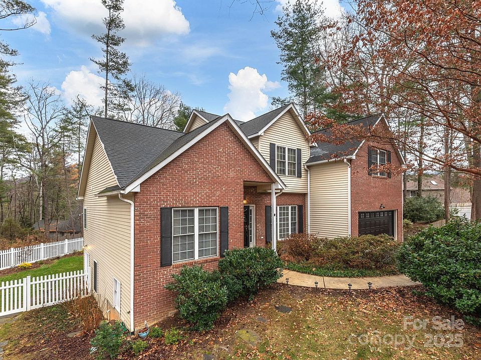 1st image of 34 Wyntree Dr