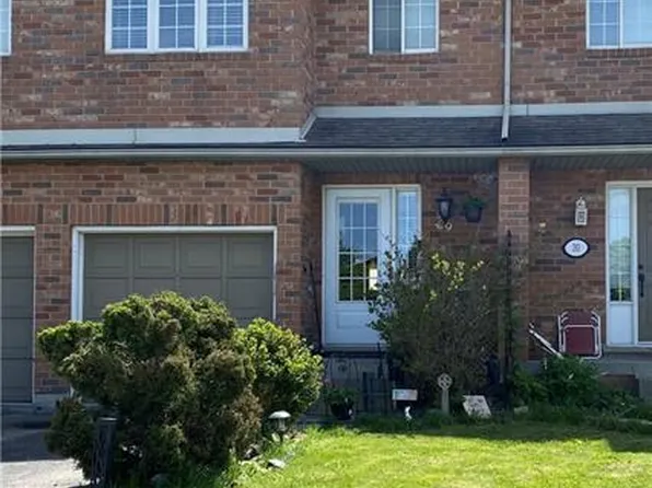 10 Cadham Blvd #29, Hamilton, ON L8W 3X6