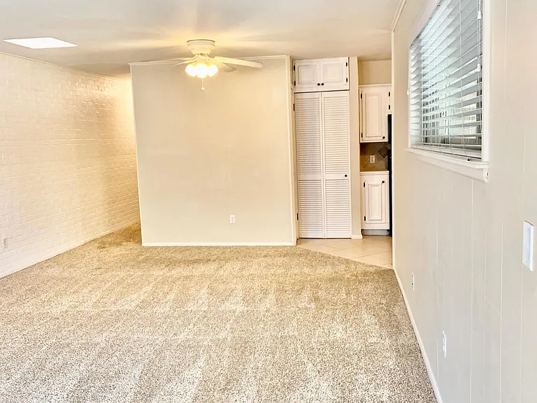 4616 N Harvey Pkwy — Photo 1