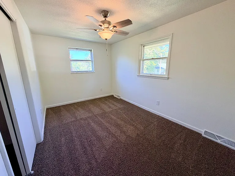 1827 Georgia St — Photo 11