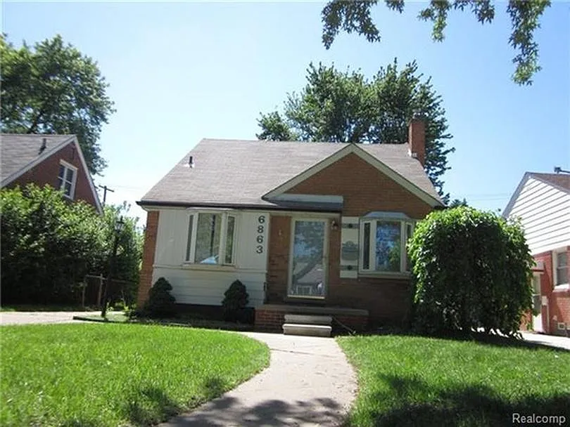 3 bed, 1041 sqft, $1,700 — Photo 1